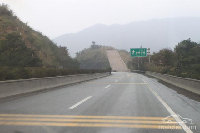 10年不出事故的老司机教我这样踩刹车，难怪安全还省油！