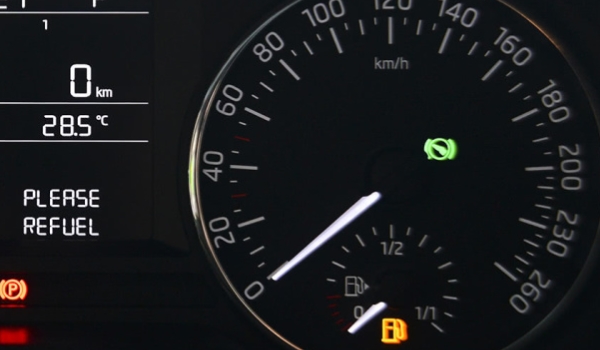 汽车速度表是平均速度还是瞬时速度 汽车速度表是瞬时速度