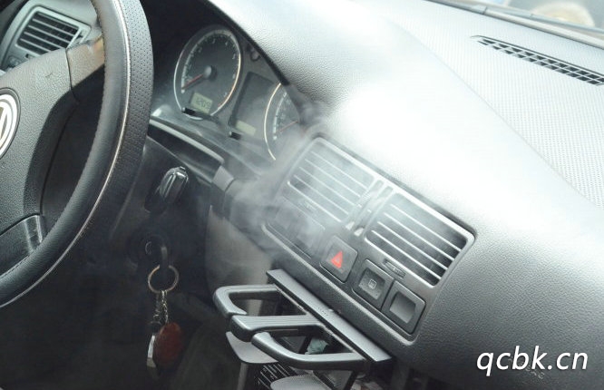 汽车空调清洁剂怎么清洗空调