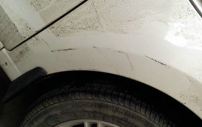 车上的水泥浆凝固了怎么洗掉