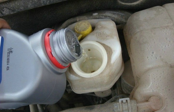 汽车刹车油的水分含量高会怎么样