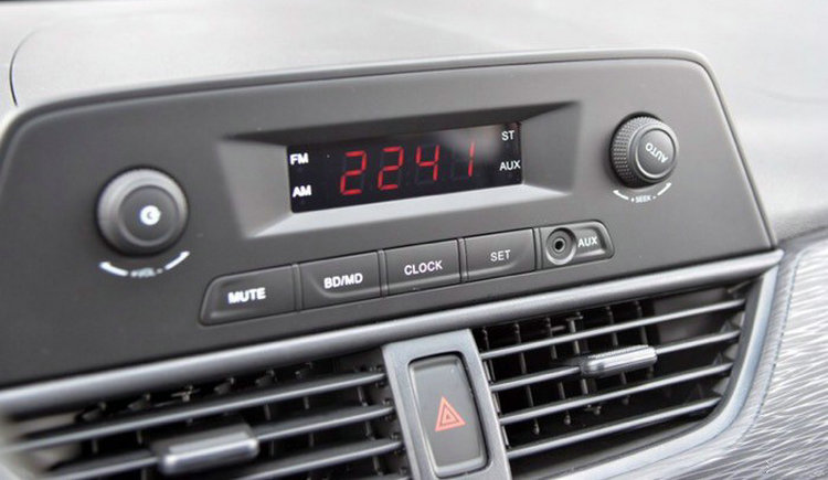 怎么关闭汽车收音机自动启动