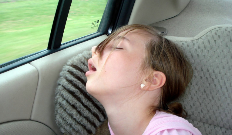在车里面睡觉会不会缺氧
