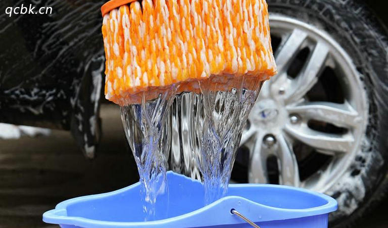 刹车盘热可以直接洗车吗