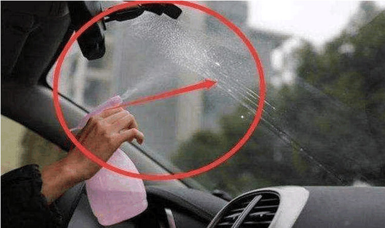 汽车下雨天除雾的正确方法