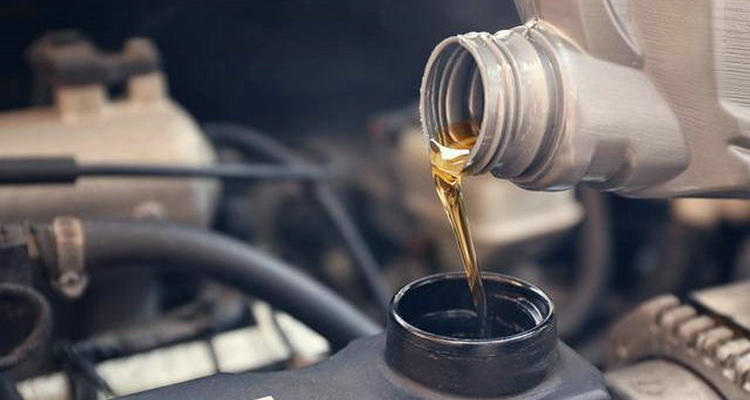 汽车超半年不换机油有影响吗