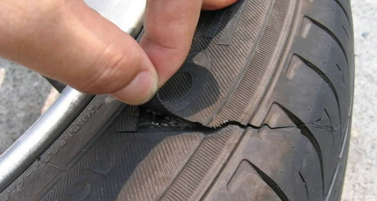 轮胎侧面轻微鼓包影响安全吗