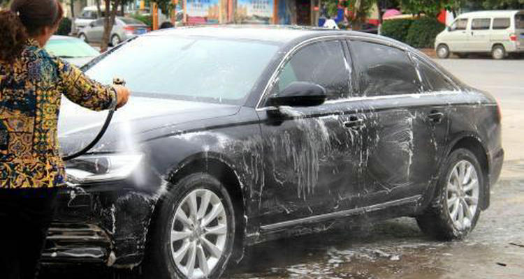 洗完车后车里有臭味是什么原因