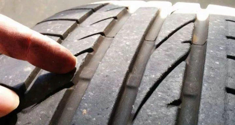 轮胎胎面不平的表现有哪些