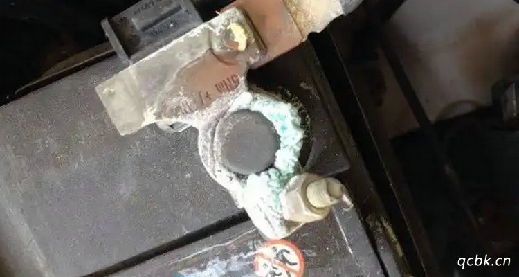 电瓶桩子漏液怎么修复