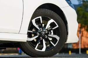 a5翼舞轮胎规格 型号尺寸为195/60 r16