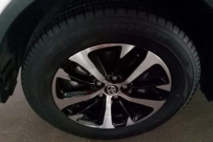 丰田荣放轮毂尺寸多少 汽车轮毂尺寸为18英寸