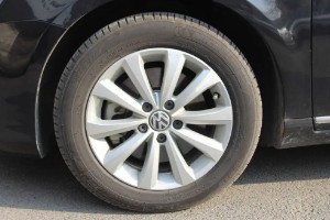 大众迈腾的轮胎是什么型号 轮胎型号235/45 r18(固特异品牌)