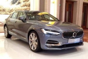 沃尔沃s90和凯迪拉克ct6哪个好 s90动力强(ct6车身长达5.2米)