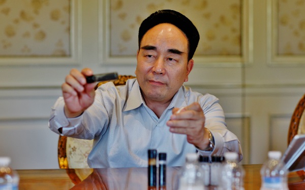 华晨系下香港圆通科技董事长 仰融的“跌宕”人生