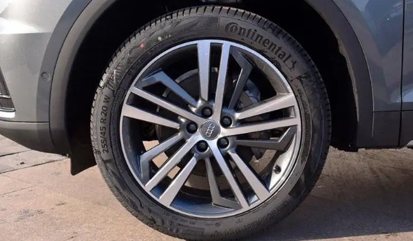 奥迪q5l轮胎型号 奥迪q5L轮胎规格为255/45 r20