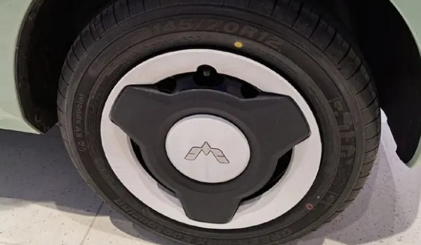 五菱宏光miniev轮胎尺寸 轮胎型号为145/70 r12