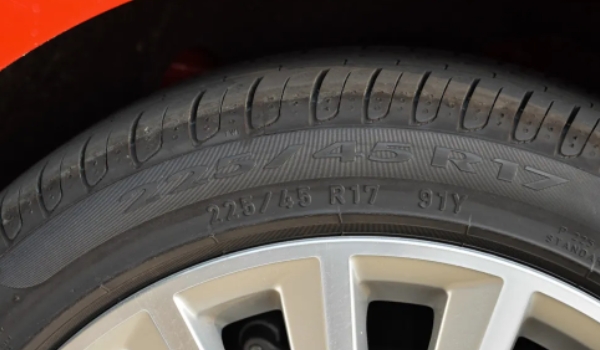 奥迪a3轮胎原装是什么牌子的 采用两种轮胎品牌（韩泰/固特异）