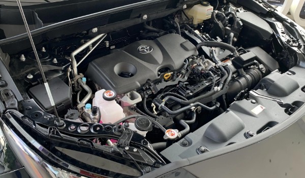 丰田凌放发动机是进口的吗 是进口发动机(2.0L和2.5L)