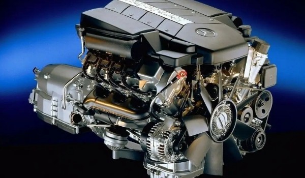 奔驰e级发动机声音大 四种原因导致(发动机积碳问题)