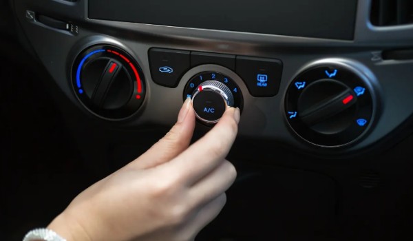 汽车空调不制冷的原因及解决办法 有五大原因导致(有五种解决办法)