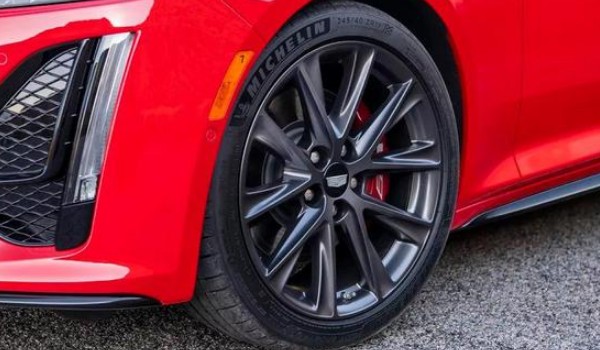 凯迪拉克ct5轮胎是什么牌子 米其林轮胎品牌(舒适性高抓地性强)