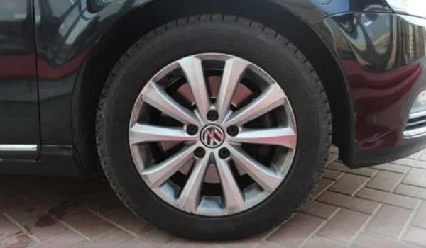 大众迈腾的轮胎是什么型号 轮胎型号235/45 r18(固特异品牌)