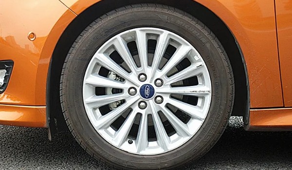 福特福克斯轮胎型号规格 轮胎型号235/40 r18(固特异轮胎)