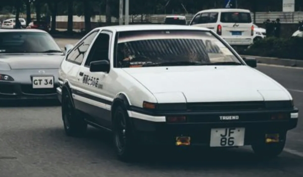 ae86是什么车 是由丰田汽车生产的小型车辆（是卡罗拉第4代车型）