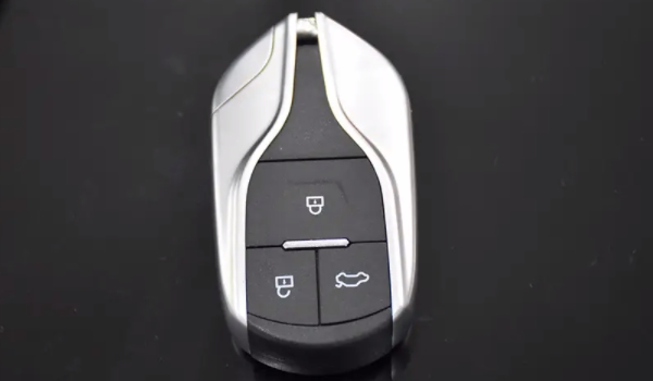 汉腾x5钥匙没电了怎么启动 钥匙放到感应区域（启动车辆