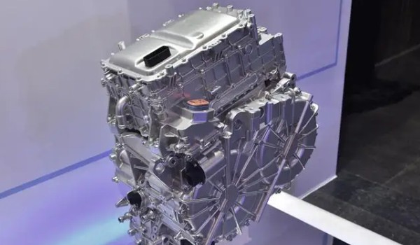 吉利雷神动力是几缸发动机 1.5T四缸发动机(输出马力可达181匹)