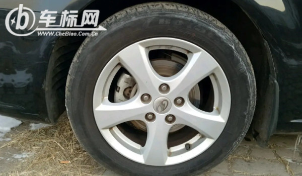 奔腾b70轮胎型号是多少 轮胎尺寸225/45 r19(玲珑轮胎)