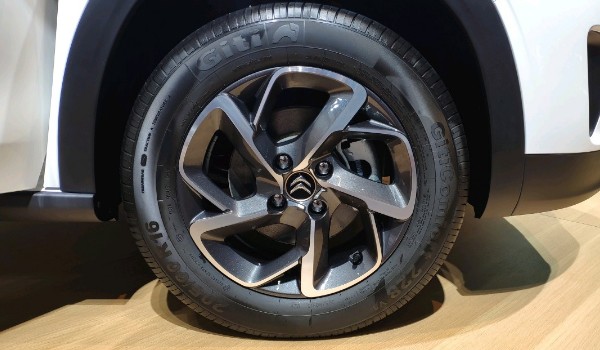 c3xr轮胎尺寸是多少 尺寸规格为205/60 r16