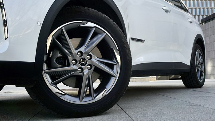 需要慢慢品味的法式豪华SUV：DS 7评测