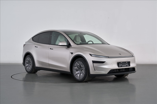 大六座来了！特斯拉Model Y L外观正式公布：预估售价40万 尾标亮了