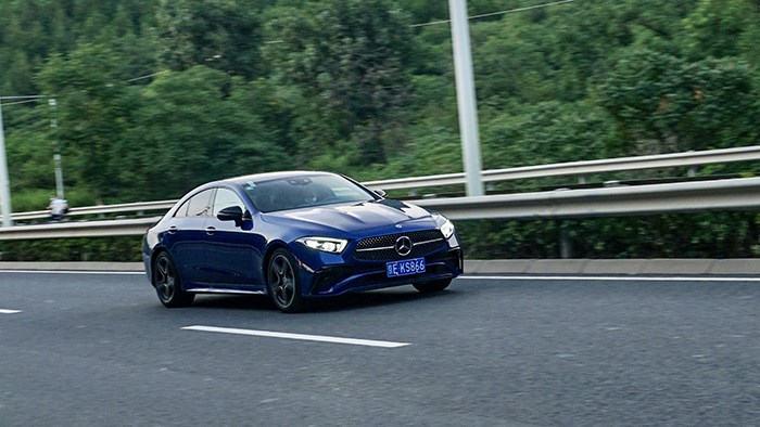 格调与豪华 万车网试驾2022款奔驰CLS 350 4MATIC