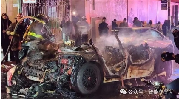 匪夷所思 20辆无人驾驶出租车车胎一夜被扎爆