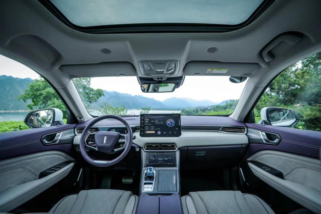 魏牌高端新能源市场布局再加码,拿铁DHT-PHEV 综合补贴后22.9万元起
