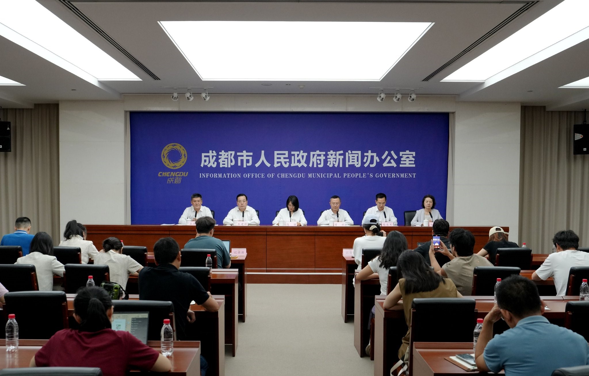 成都3年内淘汰30万辆老旧汽车，新增新能源汽车30万辆以上