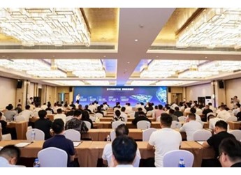 宇通重卡发布行业首款矿区专用纯电动自卸车 封面图