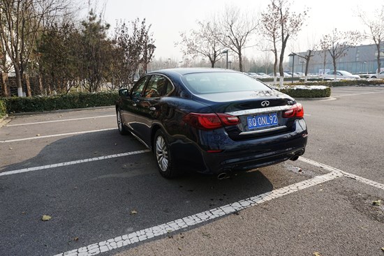 日系豪华车实力派 试驾英菲尼迪Q70L混动