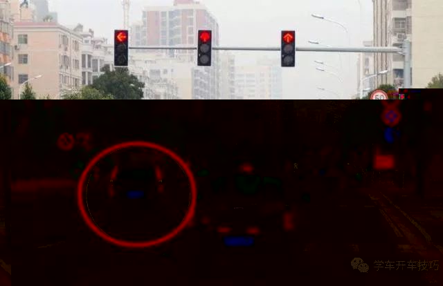 误闯红灯后到底该走该停?这样做一分也不扣!