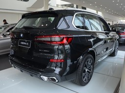 2022款 华晨宝马X5高清图片缩略图