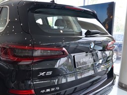 2022款 华晨宝马X5高清图片缩略图