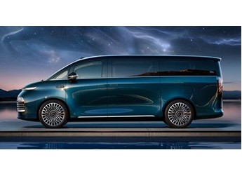 吉利银河V900正式上市 26.98万起 一车装下42人破世界纪录