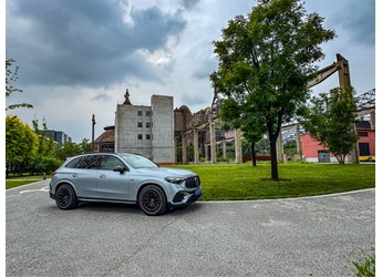 性能与雅致 试驾奔驰 AMG GLC 43 4MATIC 封面图