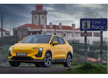 爱驰U6海外大试驾如期举行 百余媒体人盛赞这款中国车 封面图