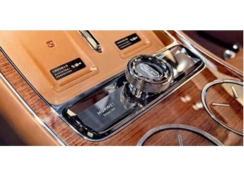 2025中国高端新能源车市场：每3台车就有1台搭载华为DriveONE