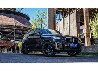 动感黑焰 试驾宝马X5 Xdrive 40Li尊享型黑焰限量版 封面图
