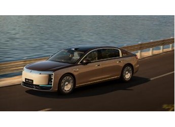 首搭896线激光雷达！尊界S800领衔华为“兄弟连”技术亮剑 封面图